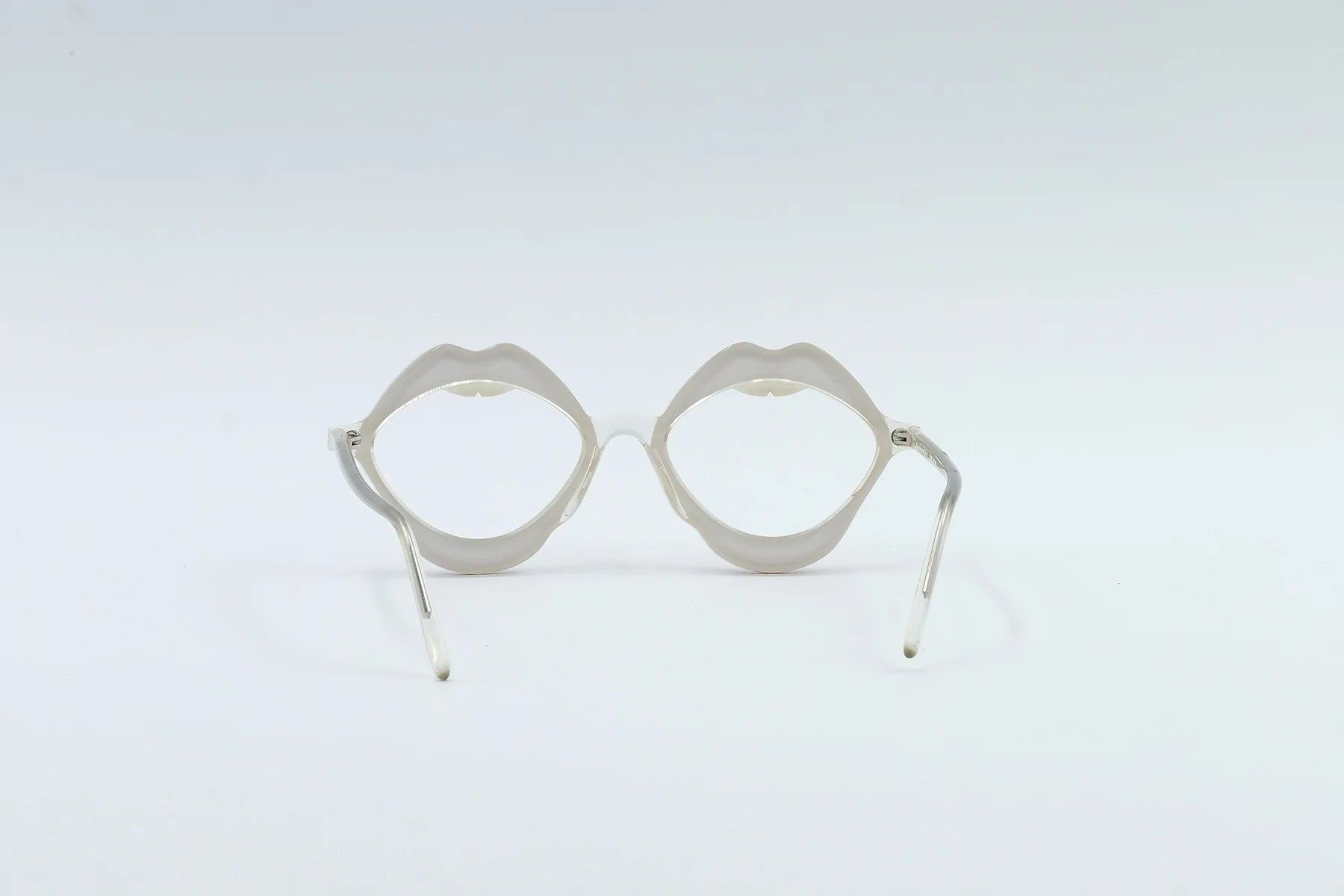 Anglo American Optical Mod Lips
