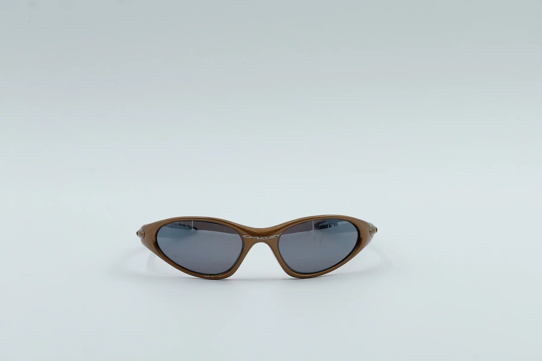Oakley Minute 1 – Vintage Sunglasses | Glass & Frame