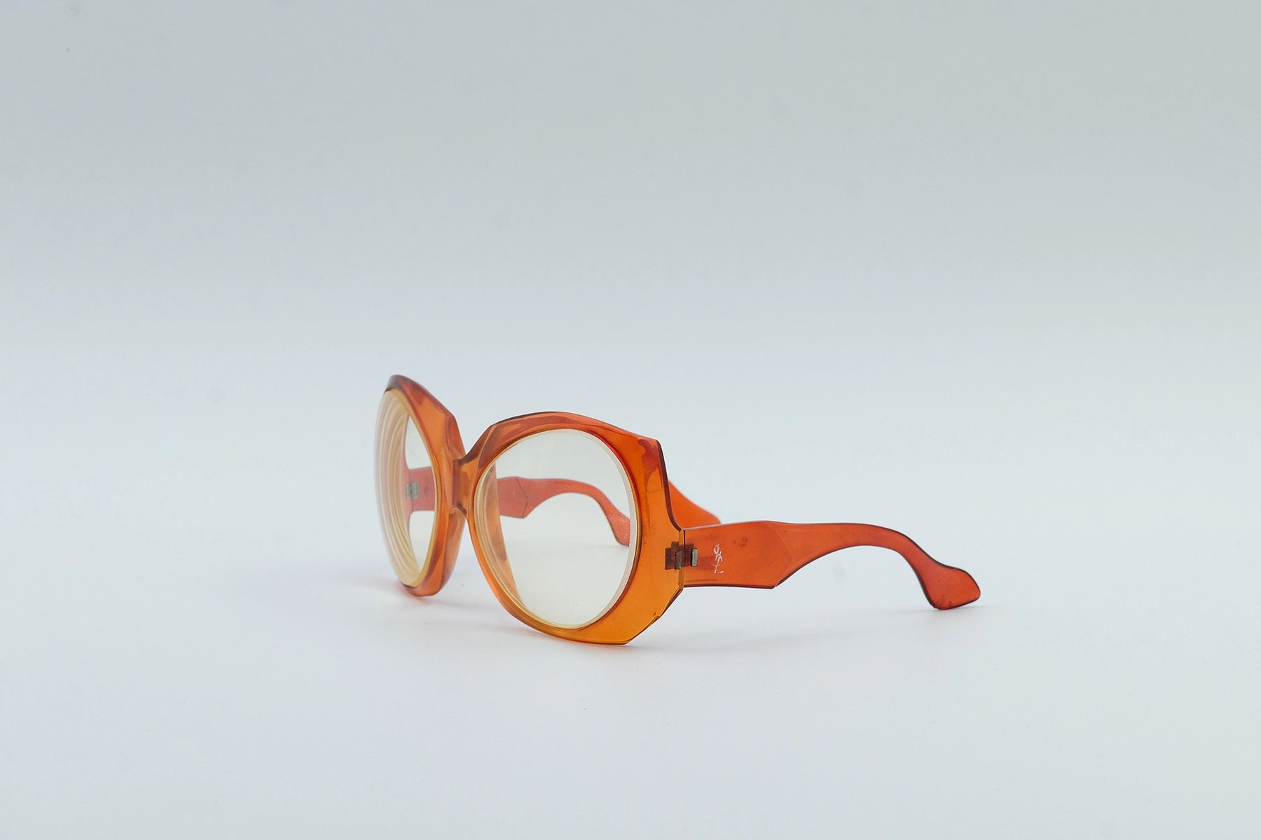 Yves Saint Laurent YSL