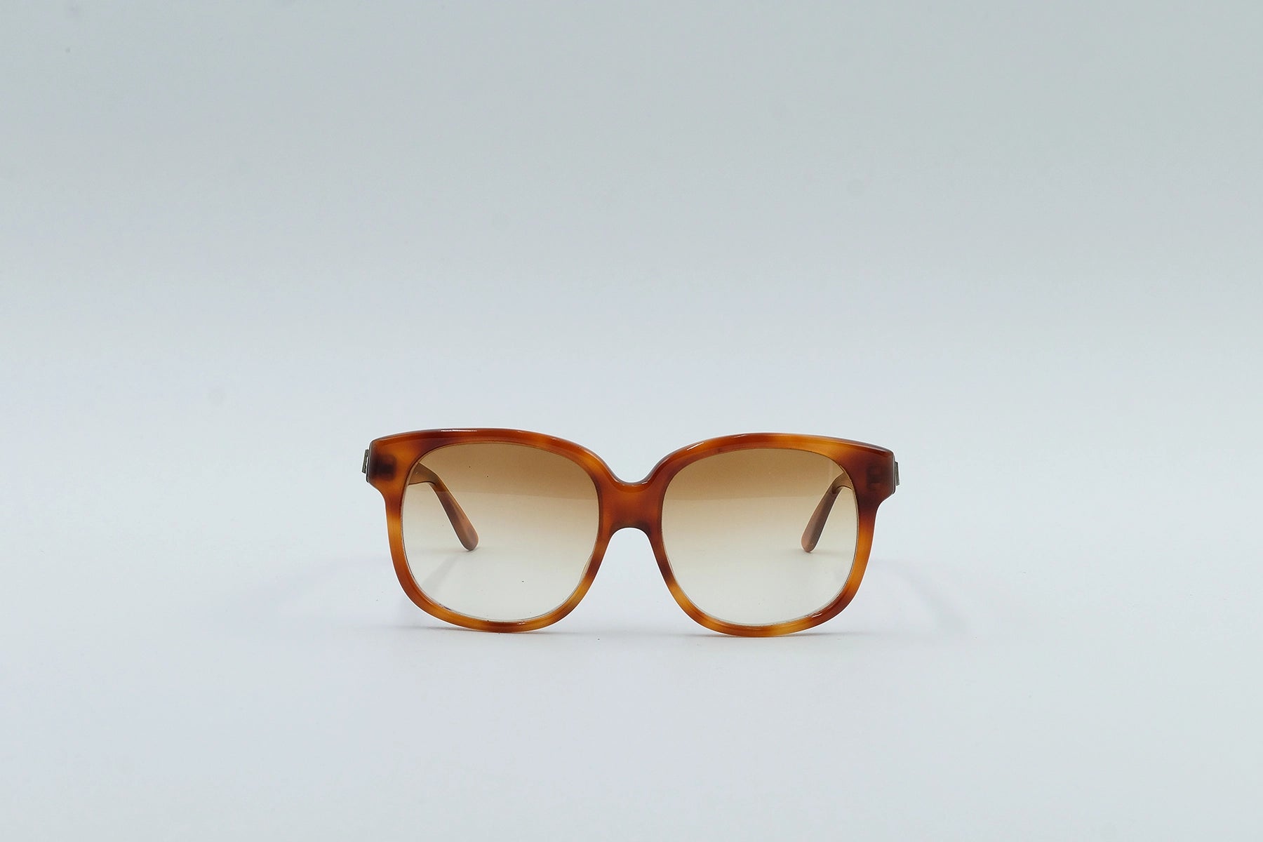 Emmanuelle Khanh Paris 8080 17