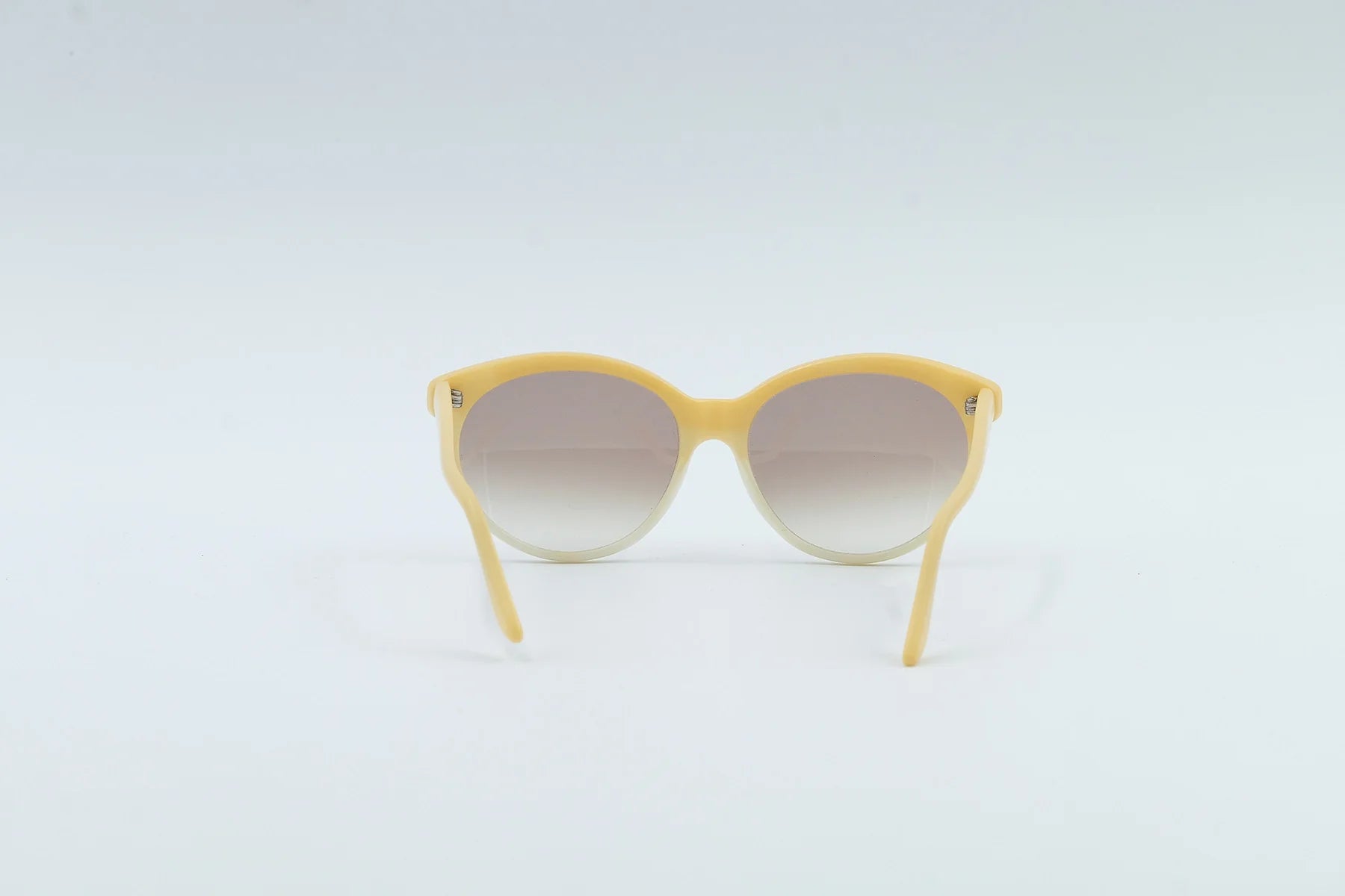 Jonathan Sceats Gumleaf (Yellow and White)